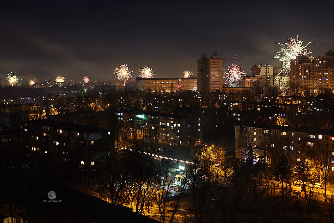 Кишинев фото. Кишинев 2006. Ночной Кишинев. Вечерний Кишинев. Кишинев ночью.