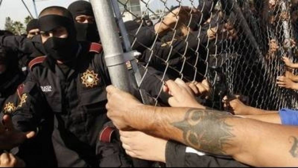 Revoltă într-o închisoare de maximă securitate, 7 deținuți au murit, sua