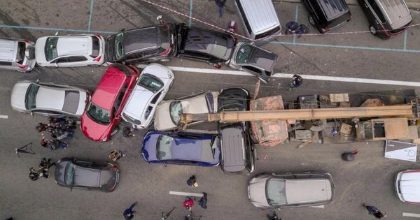 O automacara circula cu viteză și a avariat 21 de mașini, kiev ucraina, republica moldova, accident rutier, politia victime