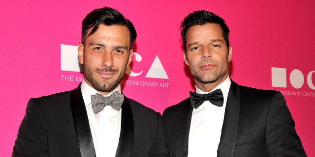 Interpretul Ricky Martin şi soţul său Jwan Josef au devenit părinţi, Cei doi au o fata, holosexuali familie copii, pedofilie, lgbt moldova, vedete gay, femei lezbiene,