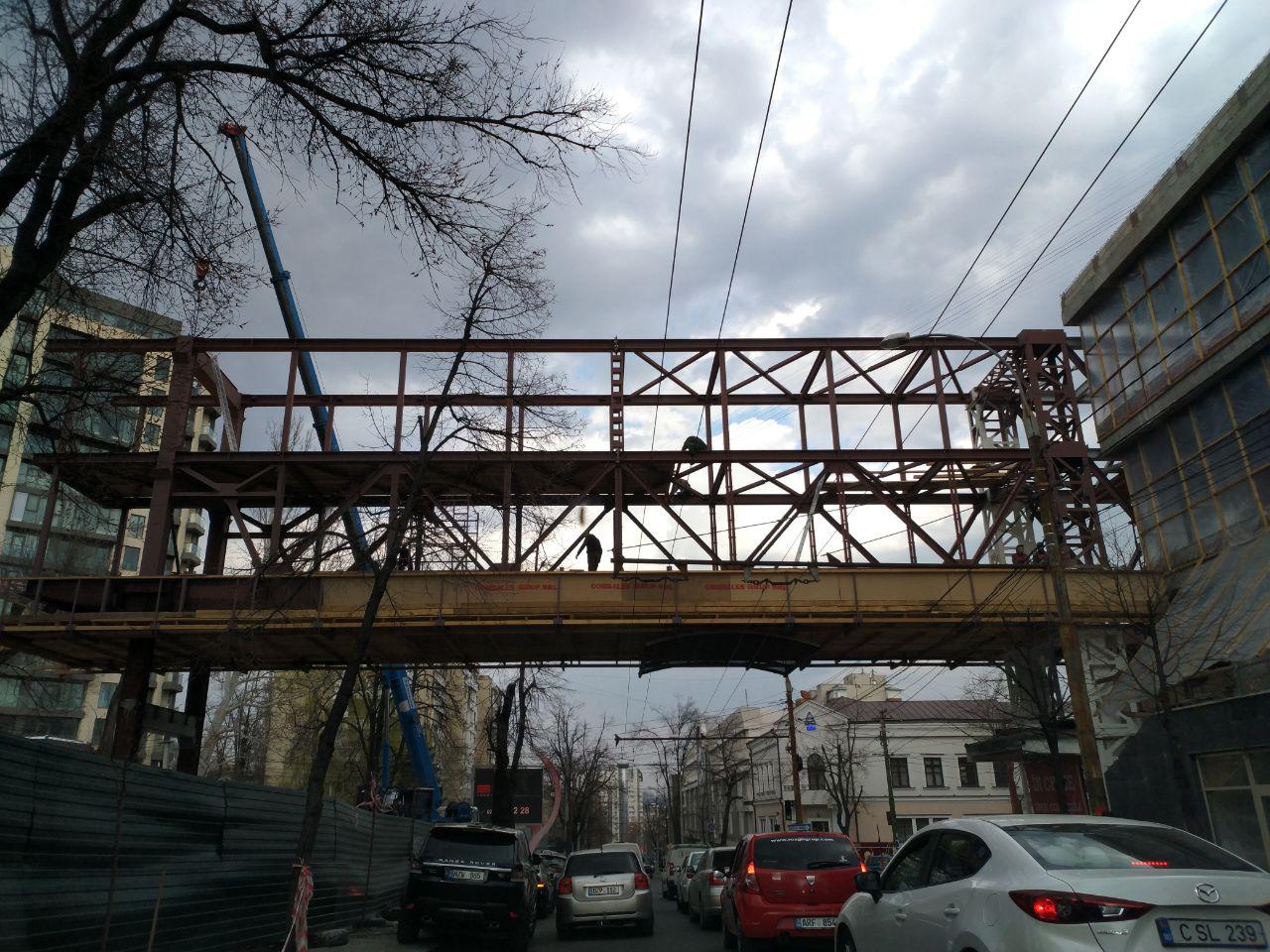 Au început lucrările de reconstrucție la AeroCafe de la Sun City, care a ars în incendiu din 2012, localuri de agrement chisinau, magazin sun city, scuarul catedralei mitropolitane, chisinau 2019