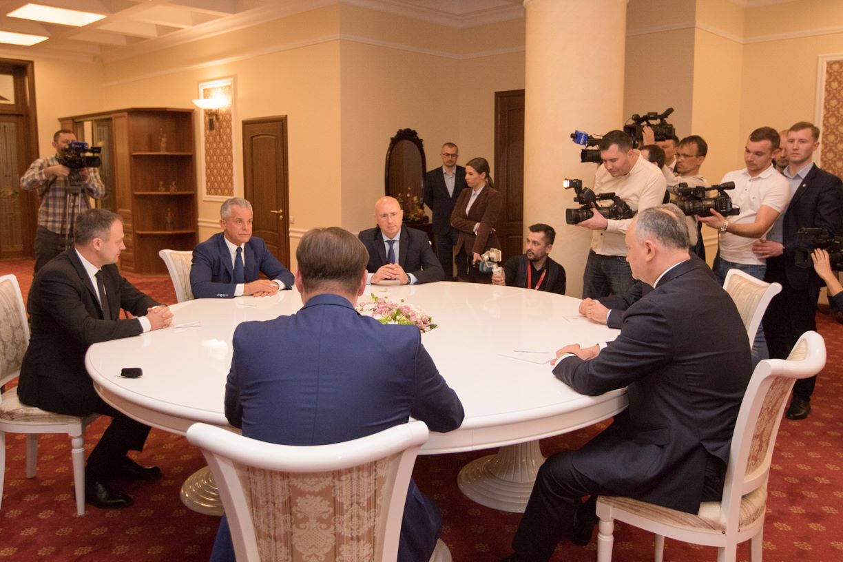 vlad Plahotniuc Ne dorim să depășim actualul blocaj politic, să evităm ca Republica Moldova să alunece ȋntr-o criză, partidul democrat pavel filip, andrian candu igor dodon, pdm psrm, socialistii si democratii in parlament