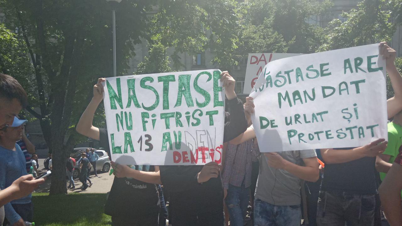 nastase si filat, nastase si platon, nastase dosare penale, nastase spalare de bani, nastase coruptie, nastase amanta, nastase si inga grigoriu, nastase la moscova, liviu vovc, inga grigoriu, chiril motpan, alexandru slusariprotest majorarea preturilor, preturi la benzina, preturi motorina,blocul acum, proteste nastase, nastase si plahotniuc, maia sandu proteste, platforma da proteste, blocul acum proteste, provocatori proteste