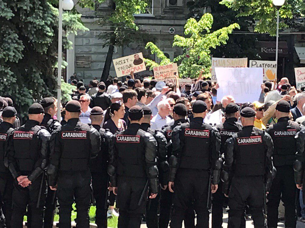 nastase violenta, nastase agresiv, nastase si politia, nastase alianta, blocul acum negocieri, blocul acum si psrm alianta, nastase amanta, nastase si inga grigoriu, nastase la moscova, liviu vovc, inga grigoriu, chiril motpan, alexandru slusariprotest majorarea preturilor, preturi la benzina, preturi motorina,blocul acum, proteste nastase, nastase si plahotniuc, maia sandu proteste, platforma da proteste, blocul acum proteste, provocatori proteste