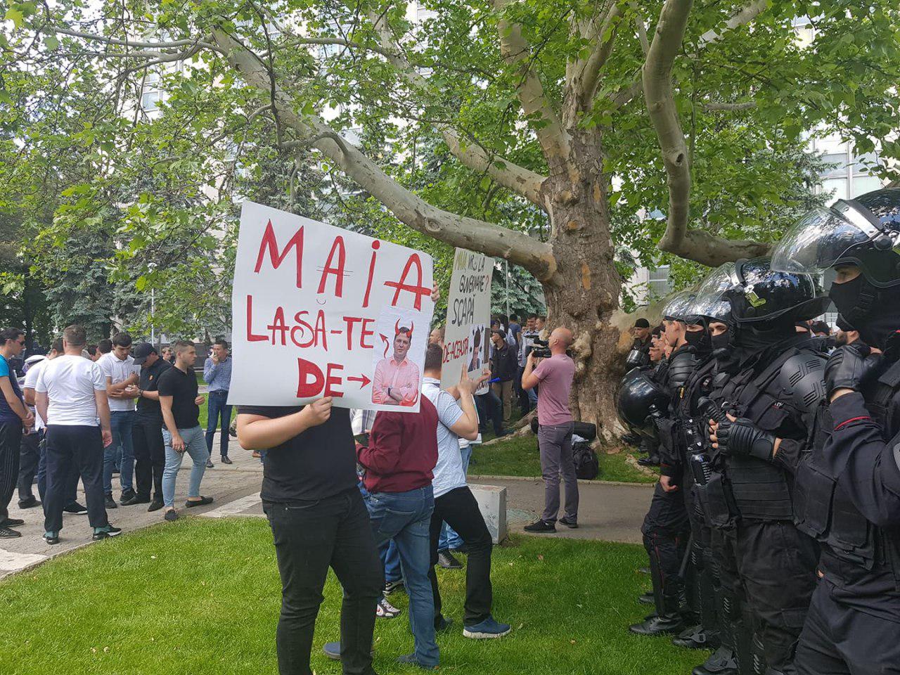 nastase amanta, nastase si inga grigoriu, nastase la moscova, liviu vovc, inga grigoriu, chiril motpan, alexandru slusariprotest majorarea preturilor, preturi la benzina, preturi motorina,blocul acum, proteste nastase, nastase si plahotniuc, maia sandu proteste, platforma da proteste, blocul acum proteste, provocatori proteste
