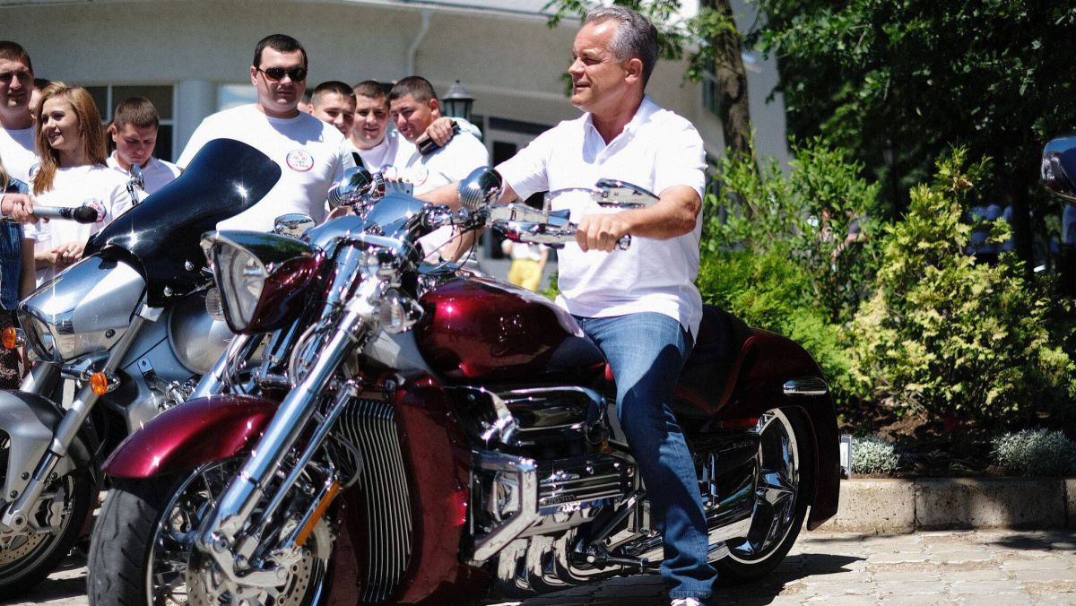 Vlad Plahotniuc, PDM, Plahotniuc pe motocicleta, tinerii democrati, TD, PDM, Partidul Democrat