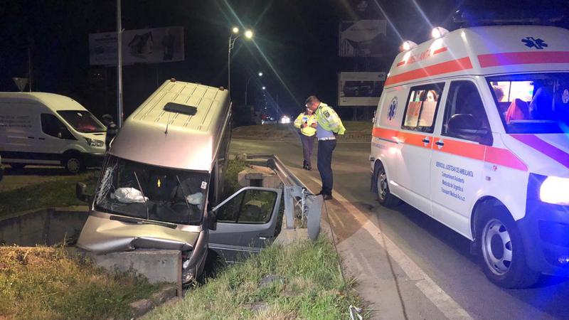 Un microbuz care transporta pasageri din Moldova în Italia, microbuz implicat într-un accident grav, accident rutier, moldovenii in italia,