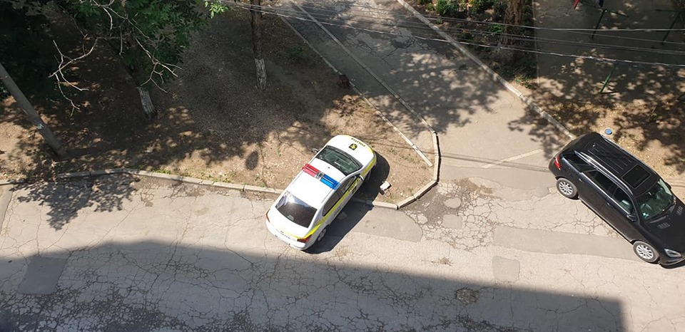 Poliția lui Năstase parchează cum vrea, Locatarii din Chișinău se arată revoltați, igp gheorghe balan, politia de patrulare, inspectoratul general de politie,