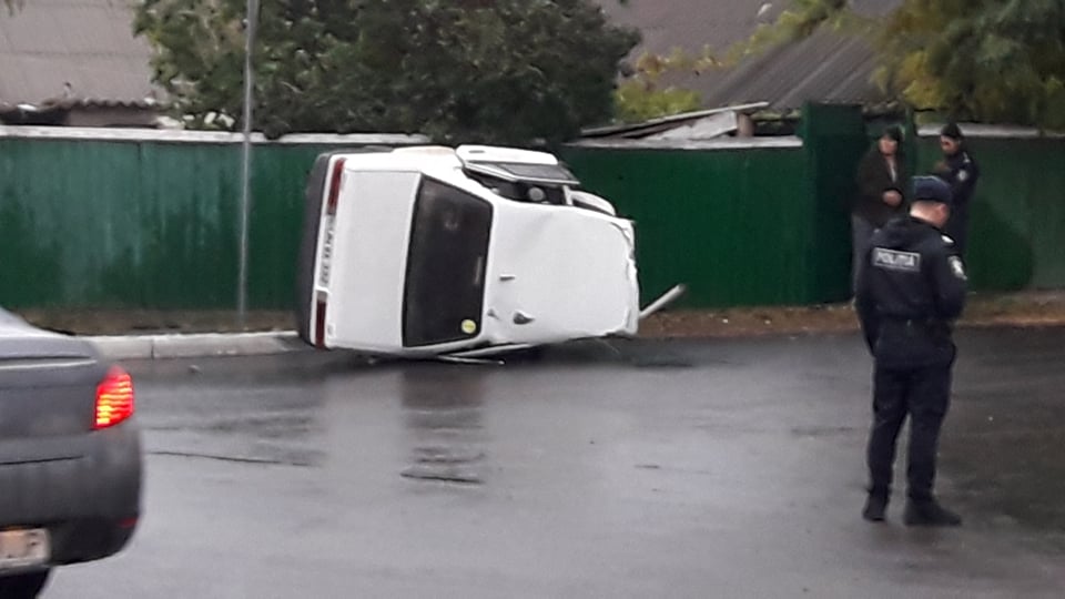 Accident cahul, Mașină ruptă în două, VAZ, șofer, Moldova