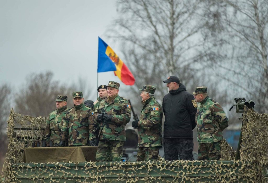Igor Dodon, Uniformă Militară