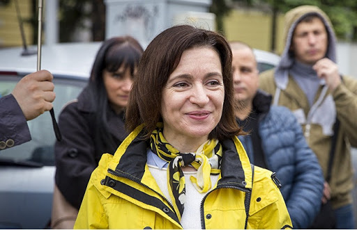 Maia Sandu, Liderul PAS, Urâtă, zâmbește, PAS, acțiune și solidaritate