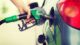 Carburanții se ieftinesc a treia zi la rând