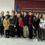 Elevi din Alexanderfeld, Cahul, au vizitat Arhivele Naționale și au descoperit documente despre istoria localității lor