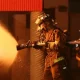 Incendiu pe teritoriul unei foste tabere de odihnă din Criuleni. Flăcările au cuprins mai multe construcții