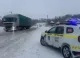 Camion oprit pe drum alunecos în satul Gordinești, raionul Edineț, din cauza poleiului