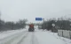 Drum acoperit cu polei în Republica Moldova, cu utilaje de deszăpezire în acțiune