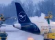 Sute de pasageri au petrecut noaptea în avioane pe aeroportul din Munchen din cauza ninsorilor