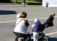 Proiect PAS: Părintele care locuiește cu copilul nu va mai putea împiedica contactul cu celălalt părinte, iar refuzul de a plăti pensia de întreținere va fi sancționat