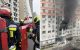 VIDEO // Femeie salvată din flăcări într-un bloc din Chișinău. Incendiul a izbucnit într-un apartament