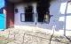 O locuință din raionul Ialoveni a luat foc din cauza unei țigări nestinse. Stăpânul a suferit arsuri