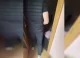 VIDEO // Speluncă de droguri descoperită la Cricova: Un bărbat de 49 de ani și concubina sa, prinși în flagrant de Poliție