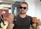 Ricky Martin a venit în Moldova. Artistul a fost întâmpinat cu pâine, sare și vin