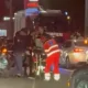 O femeie a ajuns la spital în urma unui accident din capitală, cu implicarea a trei mașini. Un vehicul a zburat de pe carosabil