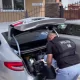 VIDEO // Un pensionar din Chișinău ar fi fost lăsat fără 740 mii de euro printr-o schemă imobiliară falsă. Suspectul a fost reținut