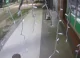 VIDEO // Un tânăr din Florești a fost reținut pentru două jafuri comise în Chișinău