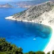 Alertă pe una dintre cele mai frumoase plaje din Grecia: A fost afectată de o alunecare de teren
