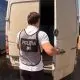 VIDEO // Cinci bărbați au fost prinși în flagrant în timp ce vindeau alcool etilic adus ilegal din stânga Nistrului